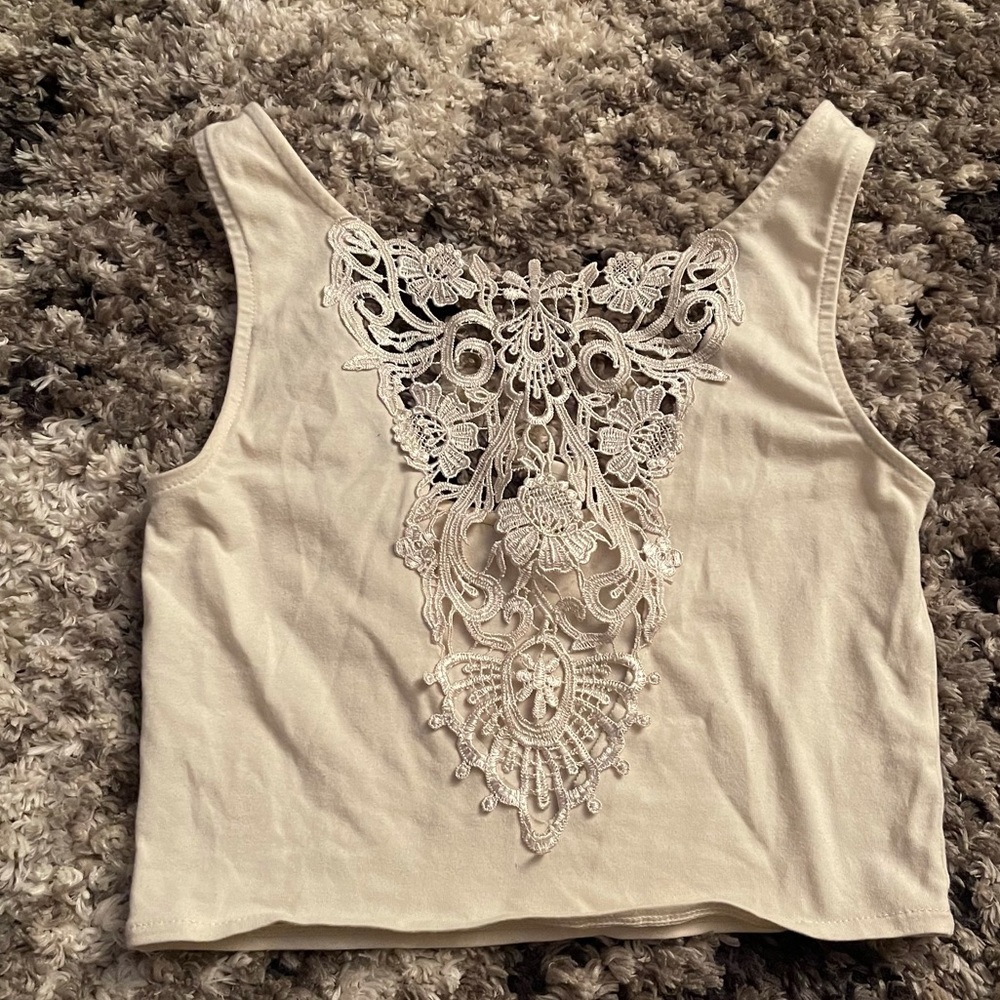 Lace Décolleté Crop Top